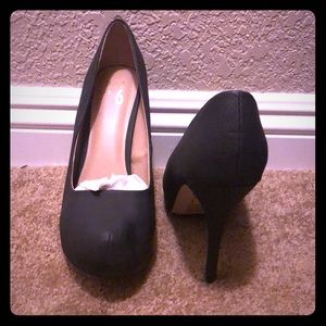 Mix No. 6 Black Pumps